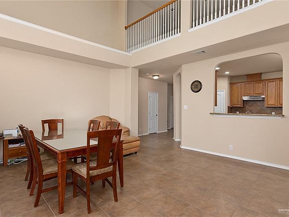3rd image of 2317 Fairmont Ave
