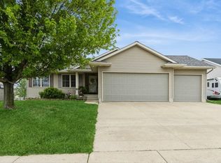 2806 Dawn Ave SW, Cedar Rapids, IA 52404