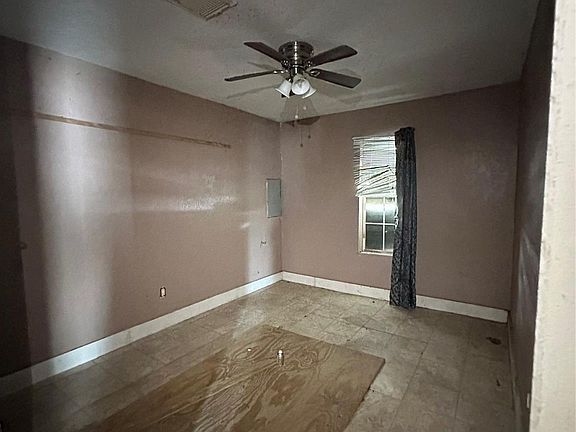 3rd image of 2912 Gregg St