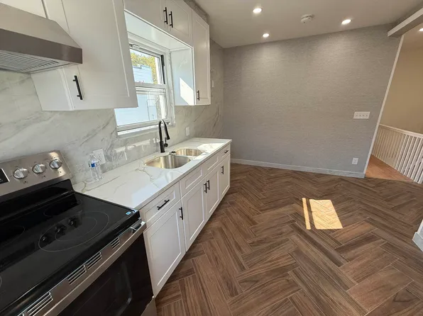 60-50 59th Drive image 3 of 12