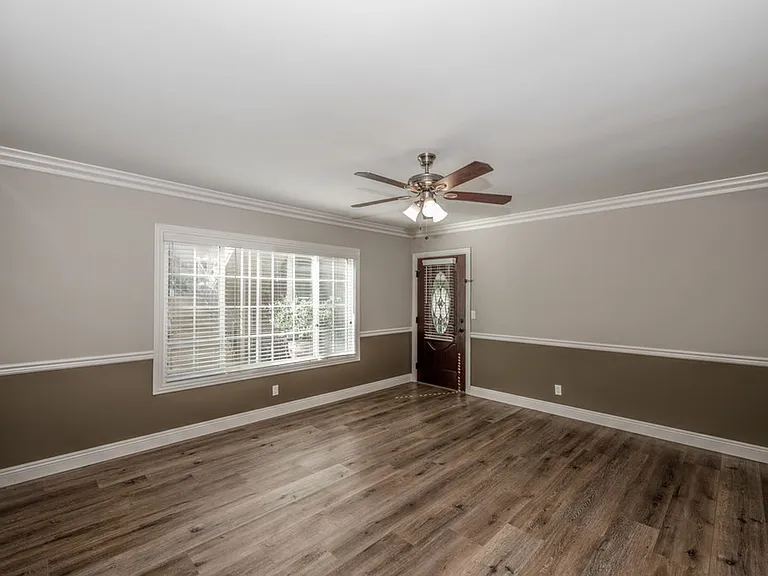 415 E Foothill Blvd #4 — Photo 4