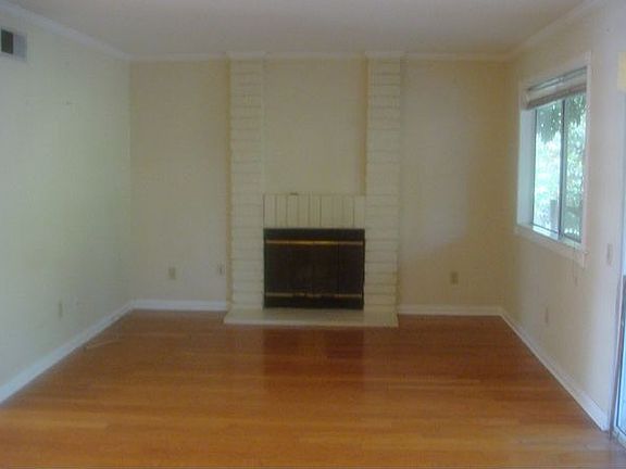 4th image of 1222 Darlene Ct