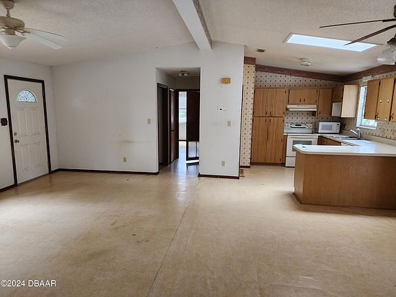 4th image of 35239 W Griffin Dr