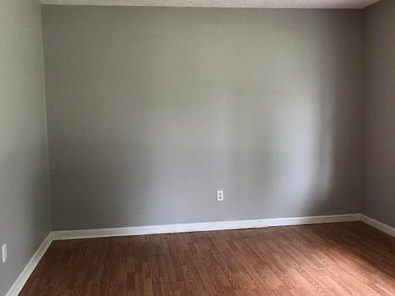 3rd image of 2469 Eden St SW