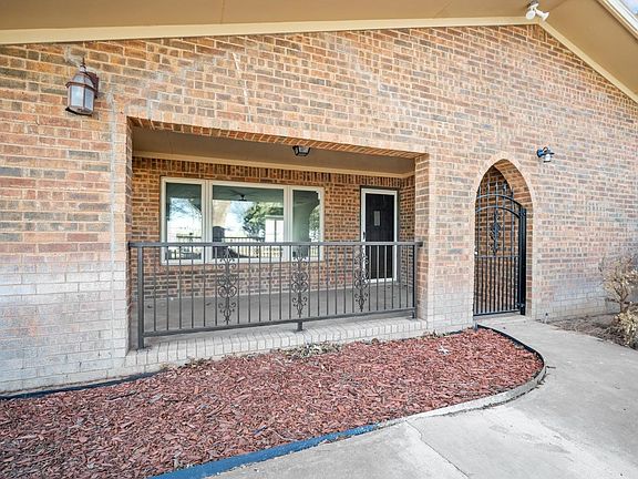 2nd image of 1810 Cactus Dr