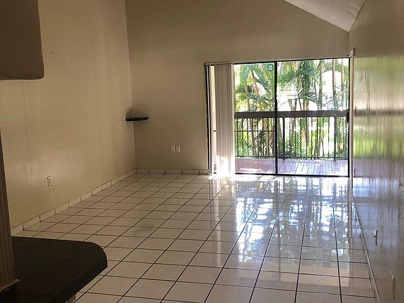 5th image of 13032 SW 88th Ter S #202