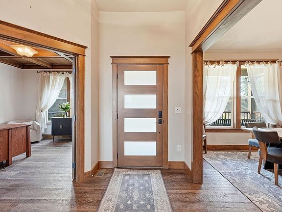 4th image of 1211 E Quartz Ln