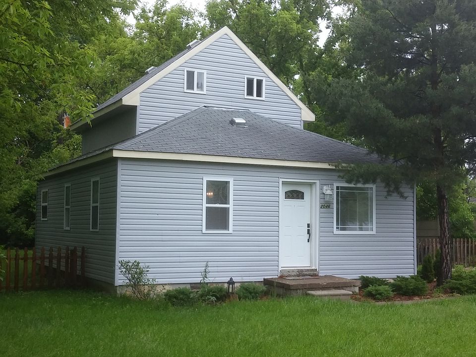 2nd image of 2046 Brookline St