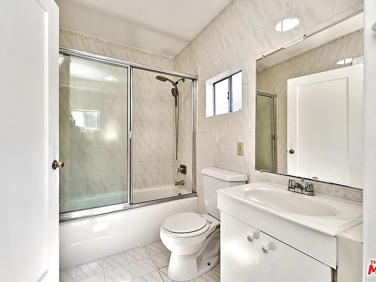 429 S Orange Dr — Photo 24