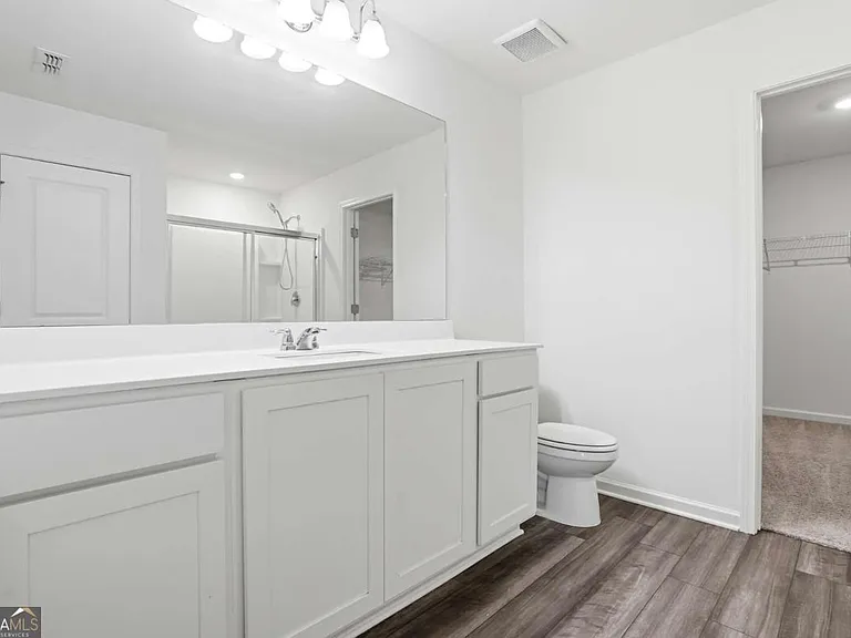 395 Knightsbridge Ln — Photo 12