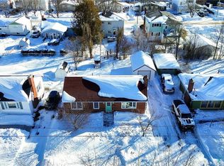 35 Coronation Dr, Moncton, NB E1E 2X2