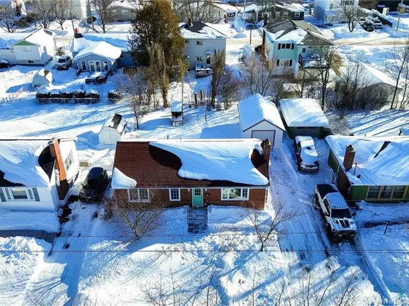 35 Coronation Dr, Moncton, NB E1E 2X2