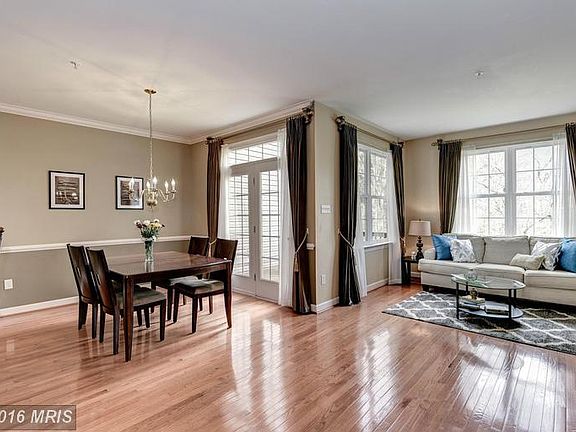 5th image of 42 Calabash Ct