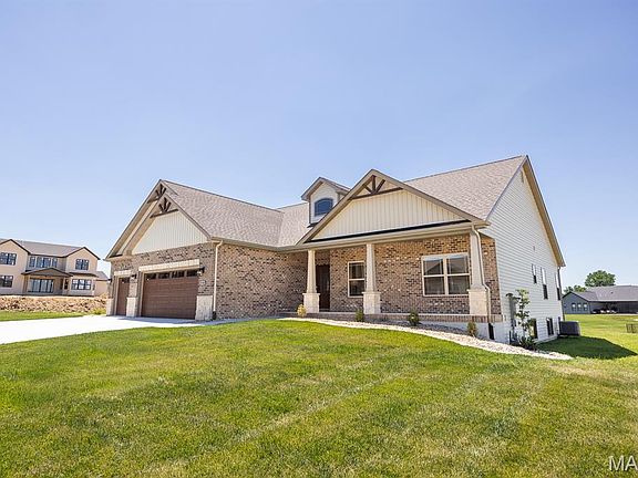 2nd image of 3740 Golfview Cir