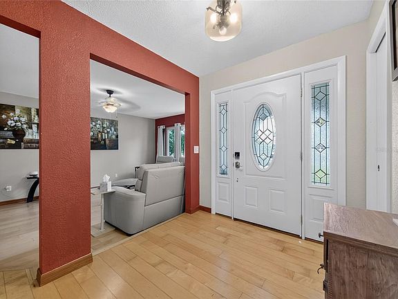 4th image of 127 ROSE BRIAR DRIVE