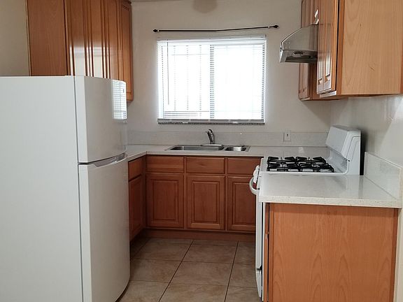 3rd image of 1824 Federal Ave #2