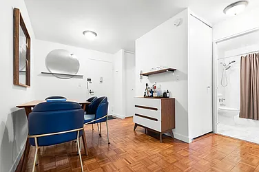 Rented by Coldwell Banker Warburg
