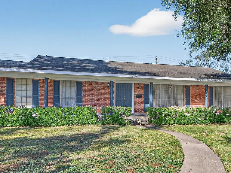 9310 Cliffwood Dr — Photo 1