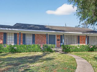 9310 Cliffwood Dr, Houston, TX 77096