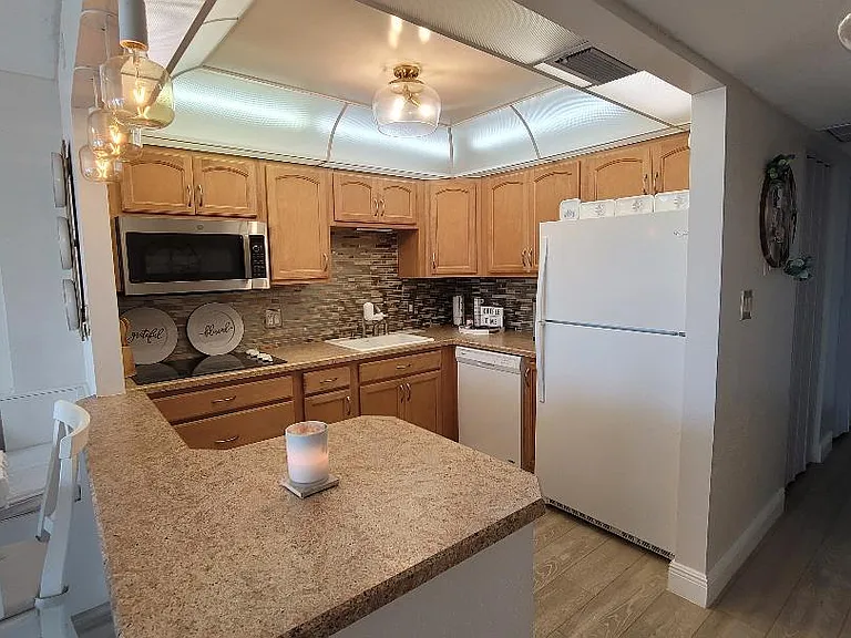925 N Halifax Ave #104 — Photo 10