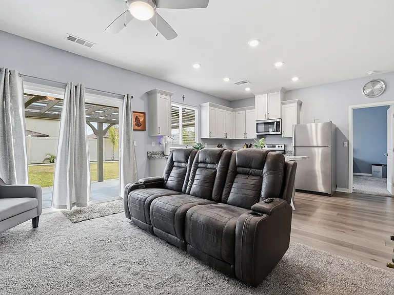 7812 Strawberry Ln — Photo 7