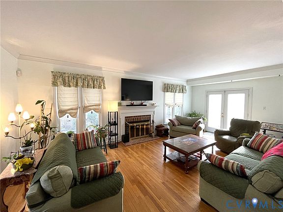 3rd image of 11803 Rochampton Sq