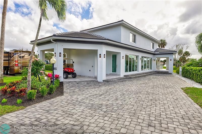 1st image of 532 S Cortez Dr #532