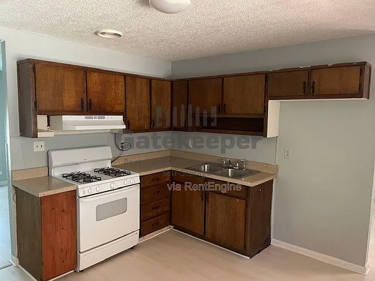 8202 Attleboro Dr — Photo 2