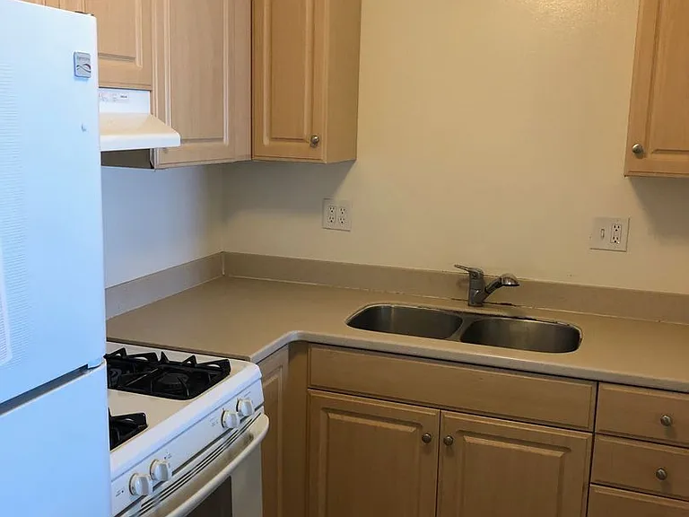 6561 Del Playa Dr — Photo 7