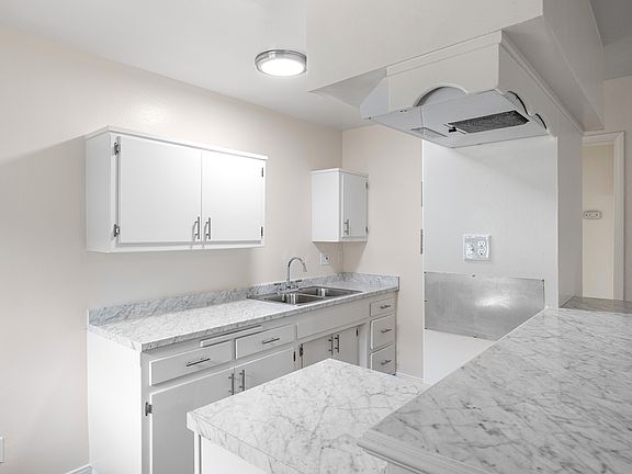 5th image of 17710 Woodruff Ave #2