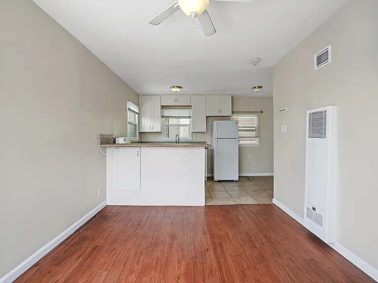 4781 E Pacific Coast Hwy #B — Photo 11