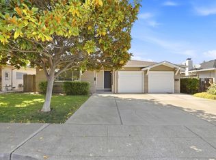 726 Muir Dr, Mountain View, CA 94041