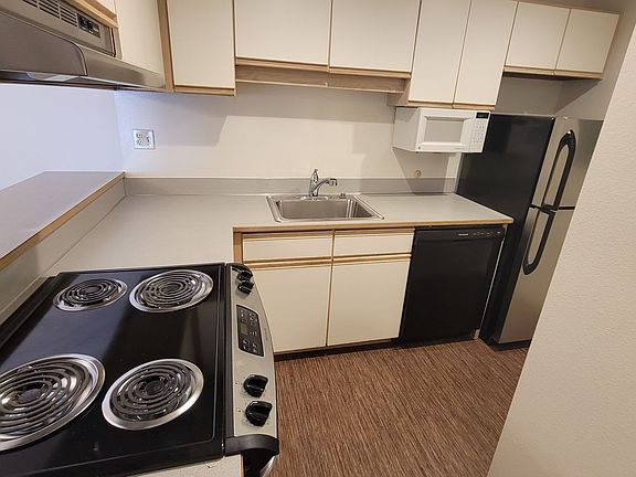 5th image of 510 4th Ave W APT 204