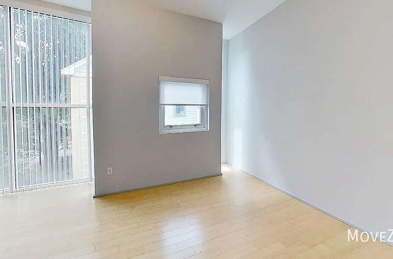 295 McDonald Ave — Photo 38