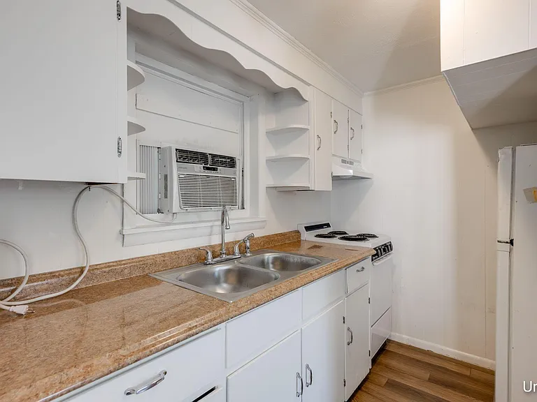 103 Forsythe St #B — Photo 9