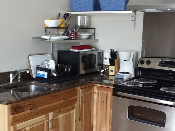 4th image of 3535 Shanly St APT C
