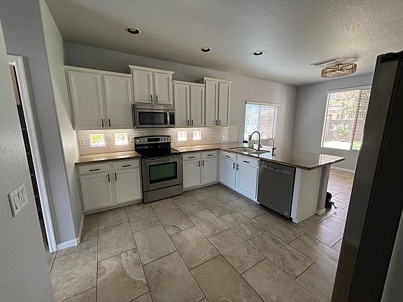 2nd image of 461 W Flamingo Dr