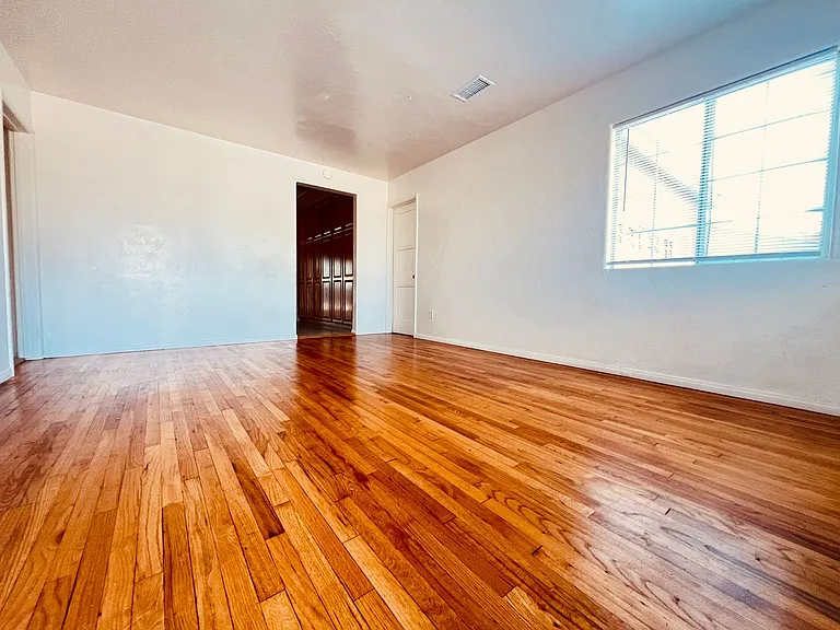 357 Garfield Ave — Photo 5