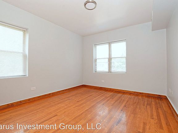 4th image of 6000 S Albany Ave #1