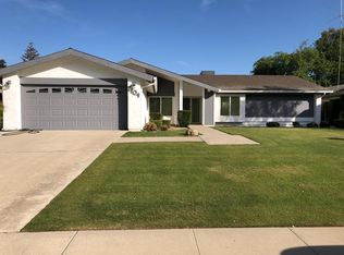 7104 School House Ln, Bakersfield, CA