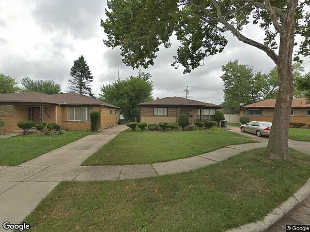 1st image of 15220 Oakwood Dr