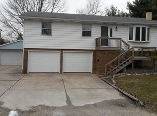 87 Buckingham Rd, Chatham, IL 62629