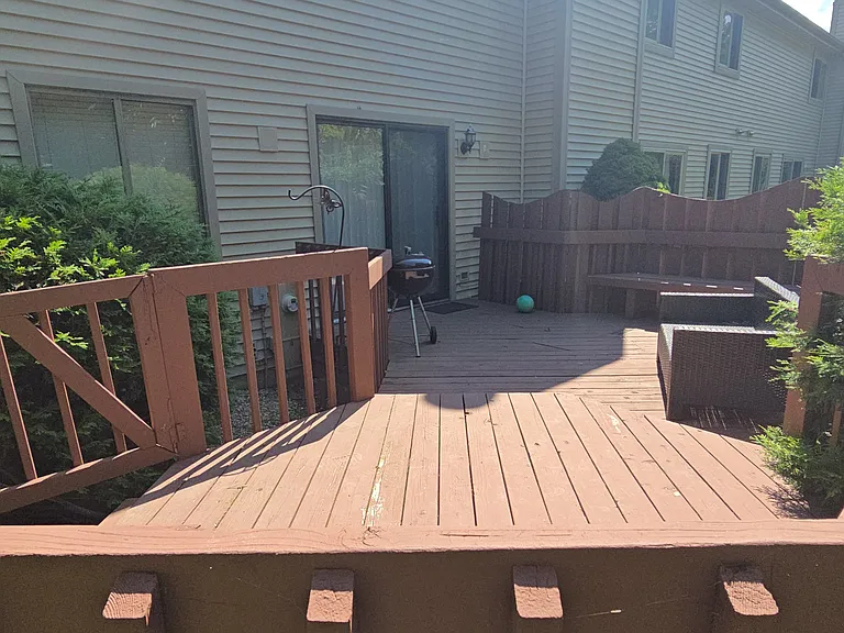 388 E Forest Knoll Dr — Photo 2