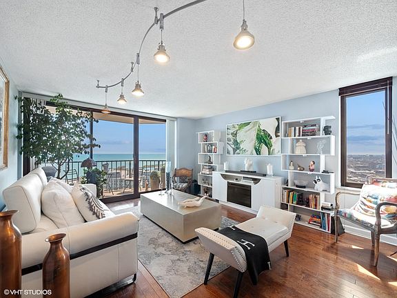 3rd image of 3660 N Lake Shore Dr APT 3905