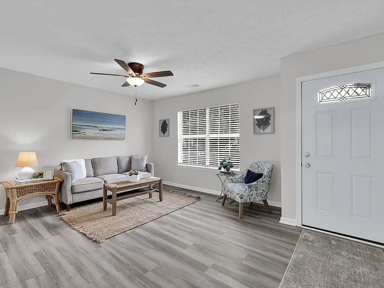 105 Crossover Ln — Photo 8