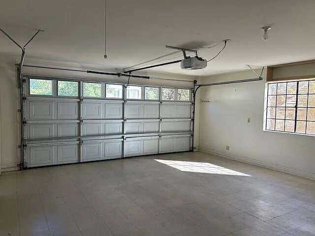 692 Hillside Dr — Photo 26