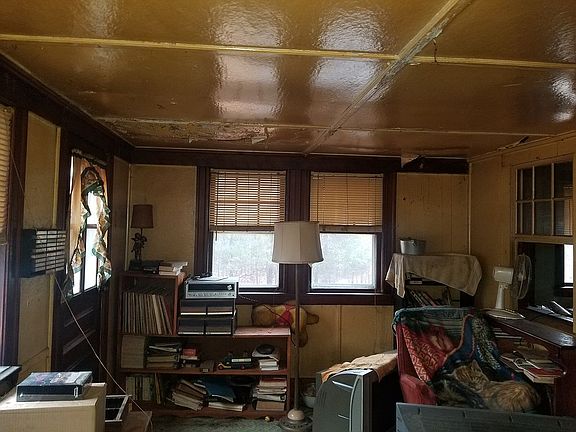 Front porch/living area