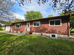 331 8th St E, Hector, MN 55342
