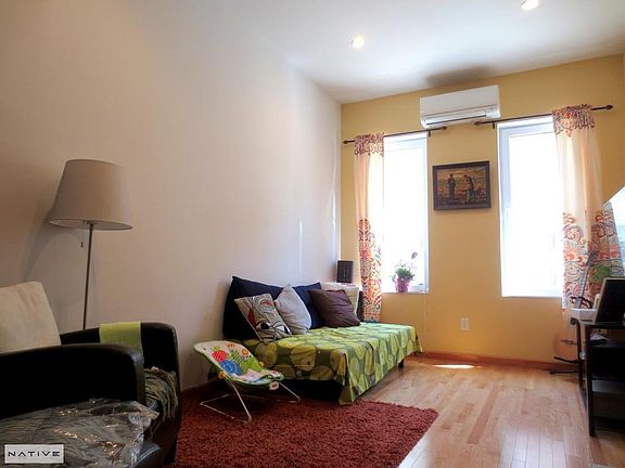 5th image of 85 Newell St APT 1R
