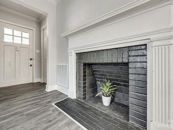 5th image of 1013 Holland Ave